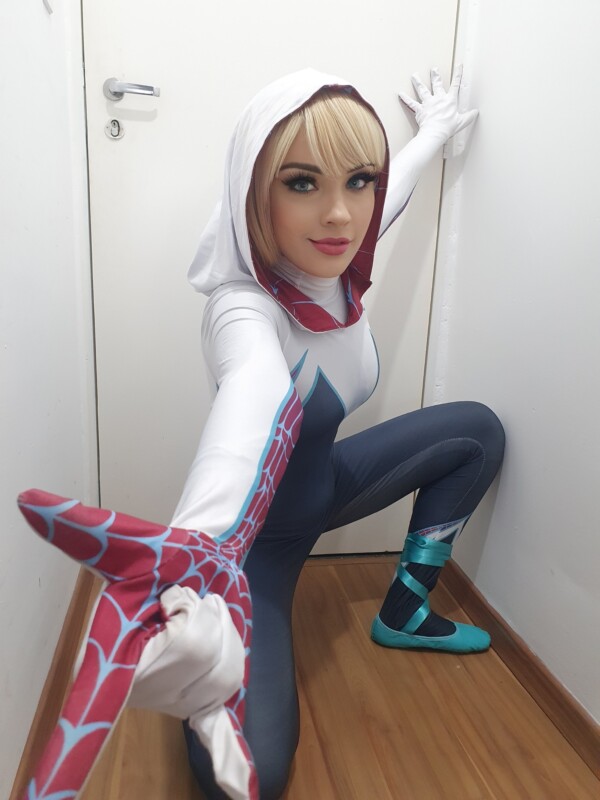 Bia Santoli - Cosplay Spider Gwen - Foto: Acervo Pessoal 